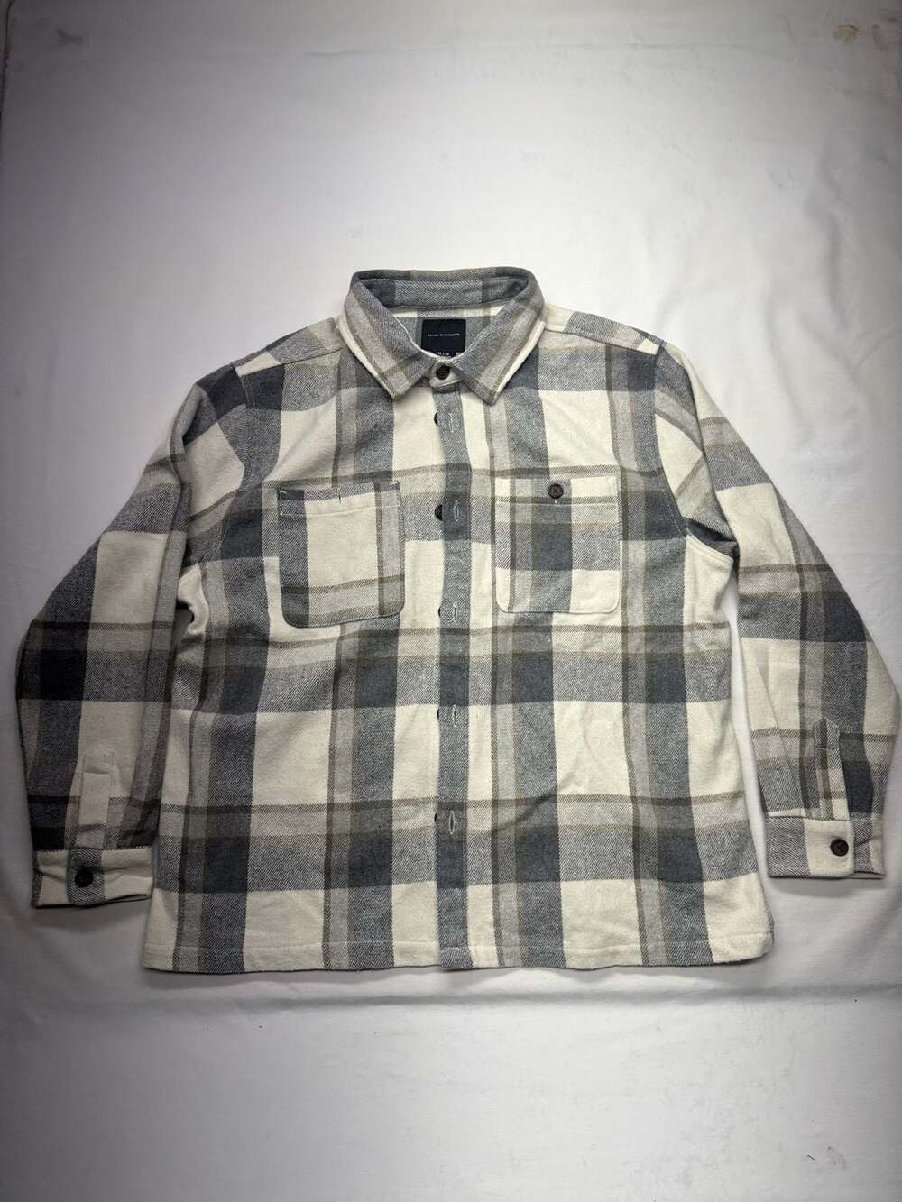 Cotton On Garments Men's Long Sleeve Button-Up Plaid Flannel Shirt, Gray/Cream,